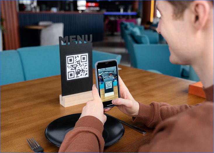 Engage Hungry Diners Across Online and Offline Touchpoints.jpg